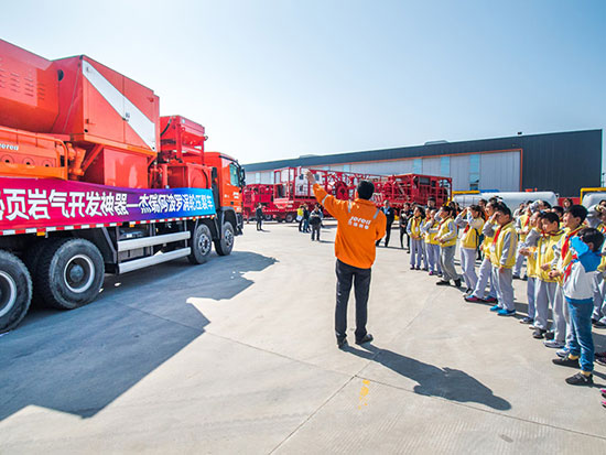 2018 World Earth Day: Young Reporters Visited Jereh